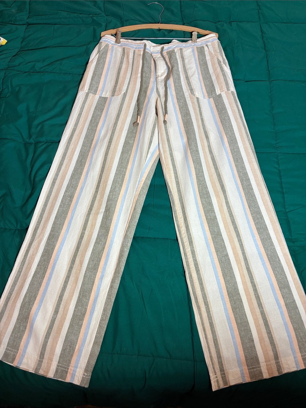 Natural Reflections Women’s Vertical Striped Drawstring Pants in size L